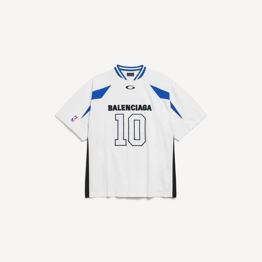 Balenciaga Herren | NBA-Kollaboration Oversize-T-Shirt in Weiss/Mehrfarbig Balenciaga Herren | NBA-Kollaboration Oversize-T-Shirt in Weiss/Mehrfarbig