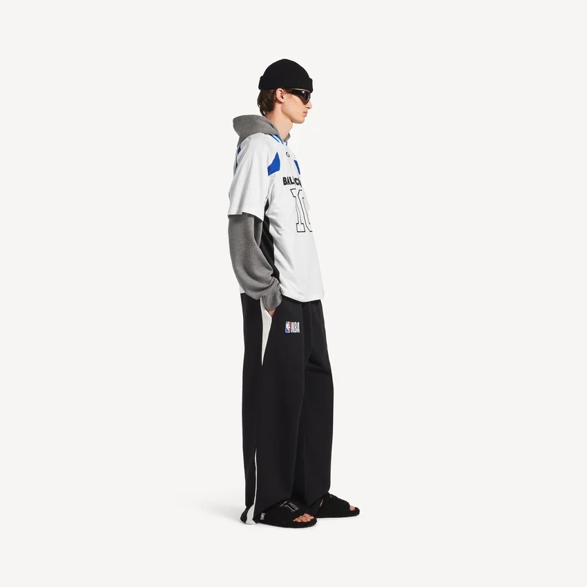 Balenciaga Herren | NBA-Kollaboration Oversize-T-Shirt in Weiss/Mehrfarbig Balenciaga Herren | NBA-Kollaboration Oversize-T-Shirt in Weiss/Mehrfarbig