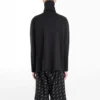 Balenciaga Herren-Pullover mit gesticktem Logo, halbem Reissverschluss und hohem Kragen, schwarz 486144TWK521000