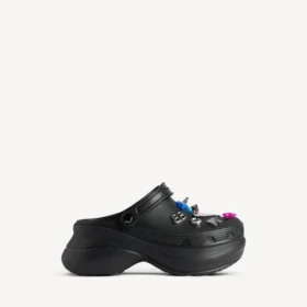 Crocs™-Pantoletten für Damen mit Jibbitz™ in Schwarz