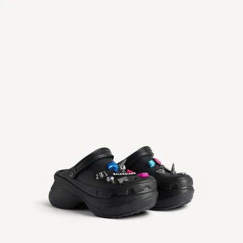 Crocs™-Pantoletten für Damen mit Jibbitz™ in Schwarz Crocs™-Pantoletten für Damen mit Jibbitz™ in Schwarz