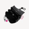 Damen-Handtasche «Rodeo» klein mit Anhängern in Schwarz Damen-Handtasche «Rodeo» klein mit Anhängern in Schwarz
