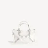 Damen-Le-City-Tasche, klein, mit riesigen Nieten und Strasssteinen in Optikweiss Damen-Le-City-Tasche, klein, mit riesigen Nieten und Strasssteinen in Optikweiss