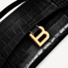 Damen-Pochette in Hourglass-Form mit Kette in Schwarz Damen-Pochette in Hourglass-Form mit Kette in Schwarz