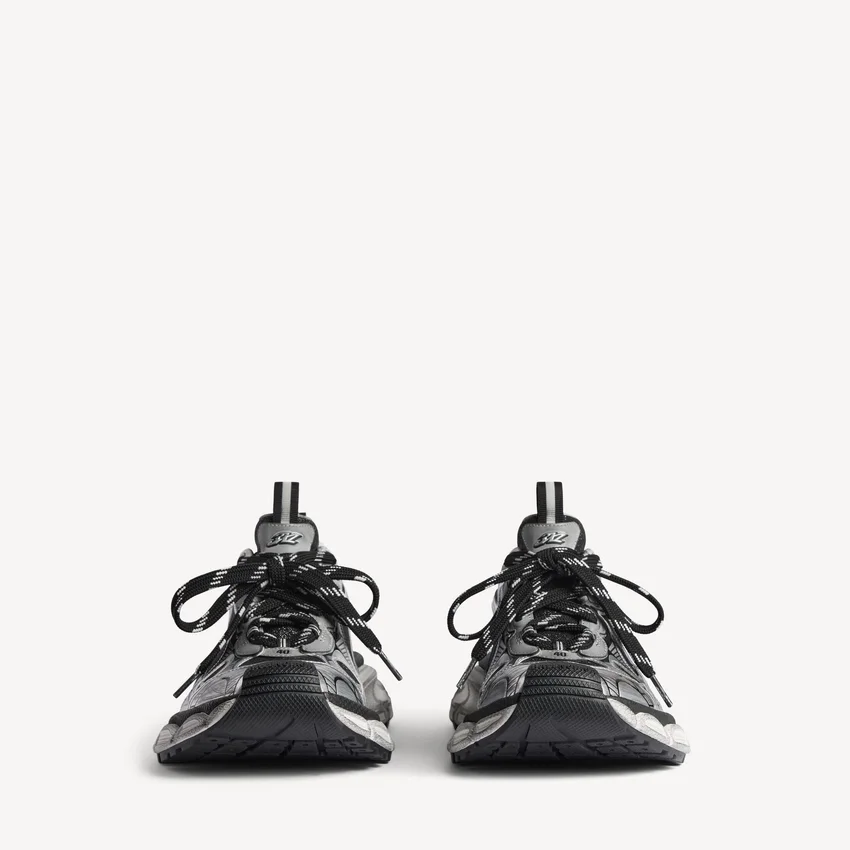 Damen-Sneaker 3XL in Schwarz/Silber Damen-Sneaker 3XL in Schwarz/Silber