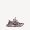 Damen-Sneaker 3XL mit Farbverlauf und Anhängern in Grau/Rosa