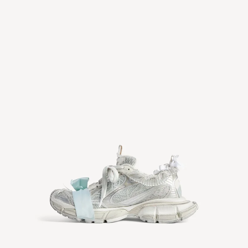 Damen-Sneaker 3XL mit Schnürung in Taupe/Weiss/Hellblau Damen-Sneaker 3XL mit Schnürung in Taupe/Weiss/Hellblau