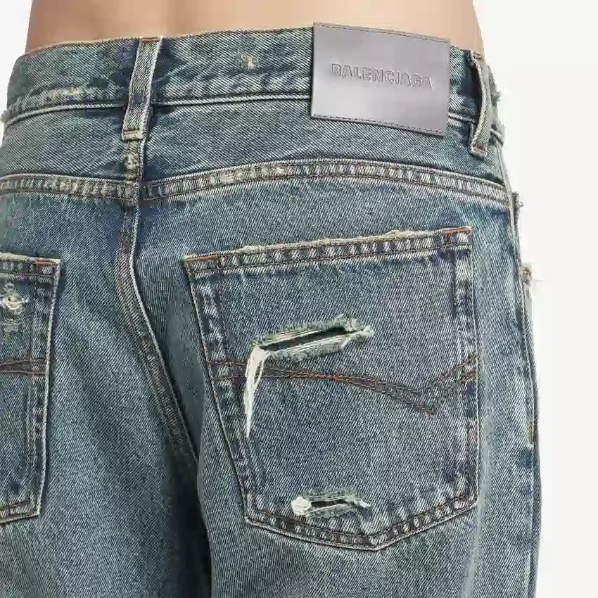 Damenjeans in Regular-Fit in schmutzigem Vintage-Blau Damenjeans in Regular-Fit in schmutzigem Vintage-Blau