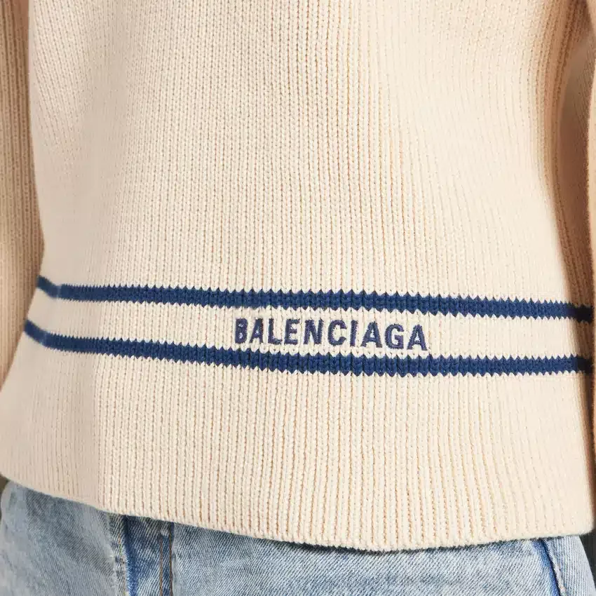Damenpullover mit U-Boot-Ausschnitt in Marineblau/Weiss Damenpullover mit U-Boot-Ausschnitt in Marineblau/Weiss