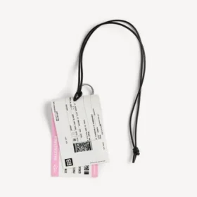 Herren-Anhänger/Schlüsselanhänger in Form einer Zugbillette in Weiss/Schwarz/Rosa
