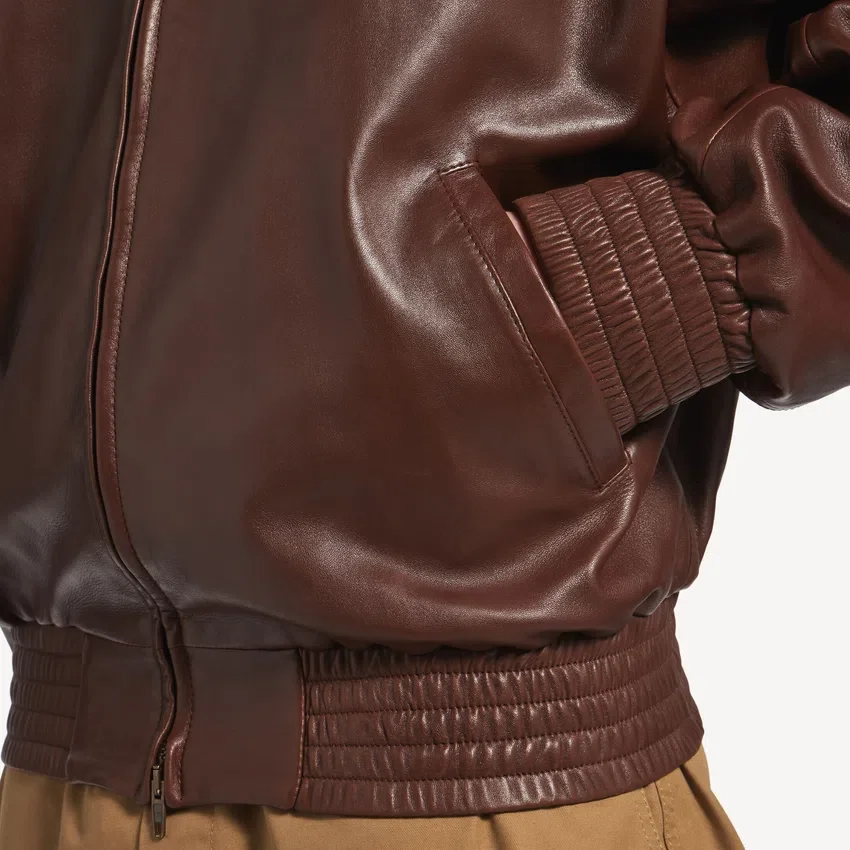 Herren-Bomberjacke mit hohem Kragen in Castor Herren-Bomberjacke mit hohem Kragen in Castor