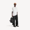 Herren-T-Shirt in weisser Farbe mit skizzenhaftem Motiv und mittlerer Passform Herren-T-Shirt in weisser Farbe mit skizzenhaftem Motiv und mittlerer Passform