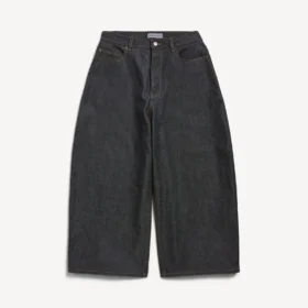 Herrenjeans mit geschwungenem Schnitt in Raw Indigo