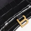Kleine Damenhandtasche in Hourglass-Form in Schwarz
