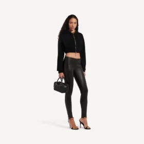 Kürzer Techwear-Hoodie mit Reissverschluss für Damen in Schwarz