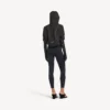 Kürzliche Techwear-Jacke für Damen in Schwarz