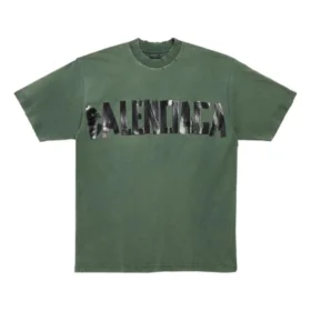 Neues Tape Type T-Shirt im mittleren Fit «Dark Green» 739784TQVQ83004