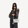 Rodeo-Sling-Pochette für Damen mit Strasssteinen in Rauchgrau
