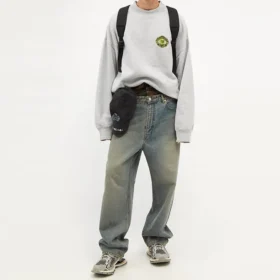 Sportlicher Rundhalspullover mit B-Crest-Logo «Grey» 671125TLV601300