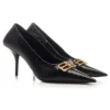 Square Knife BB Pumps aus Leder in Crocs-Optik «Schwarz» 734238WBE711000