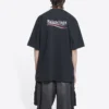T-Shirt «Political Campaign» in weiter Passform «Washed Black» 641675TKVJ19034