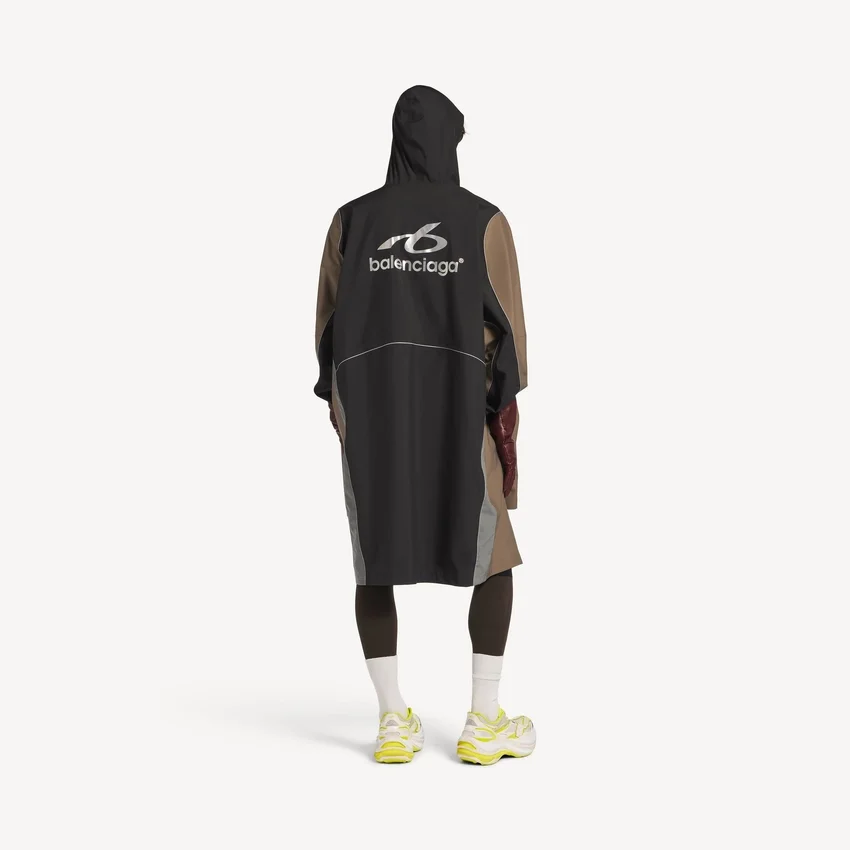 Techwear-Poncho für Herren in Schwarz Techwear-Poncho für Herren in Schwarz